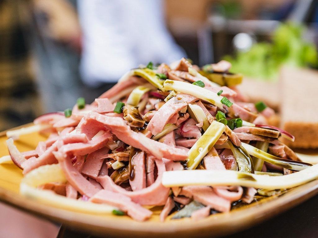 Schweizer Wurstsalat - Kuhstall Kleinwalsertal